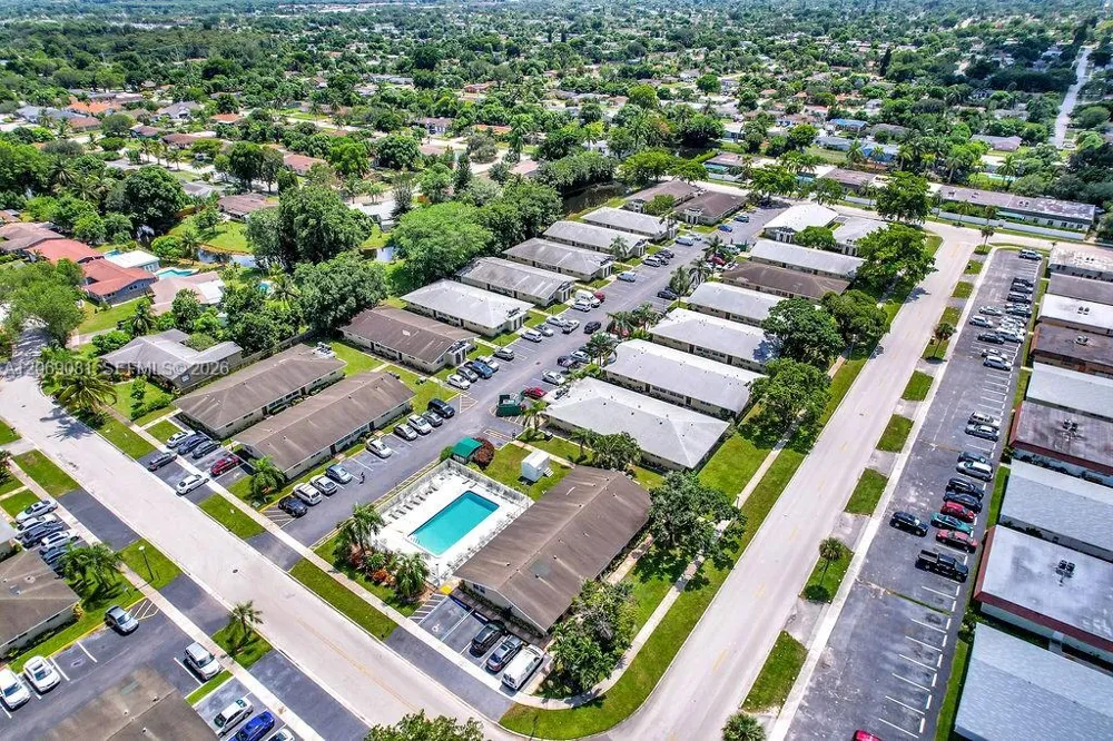 6953 SW 7th St Margate, FL 33068