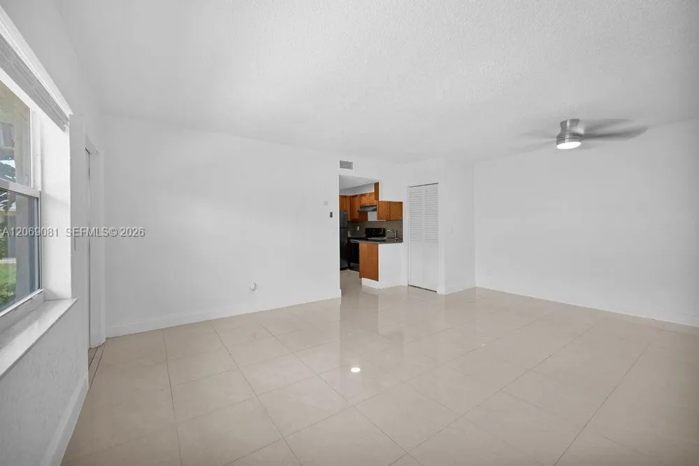 6953 SW 7th St Margate, FL 33068