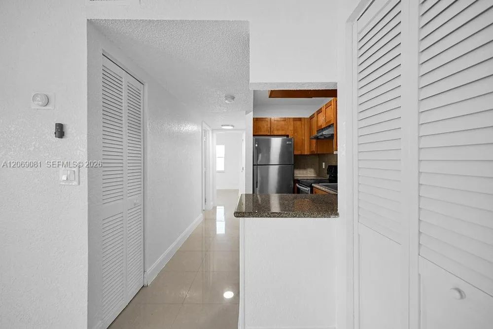 6953 SW 7th St Margate, FL 33068