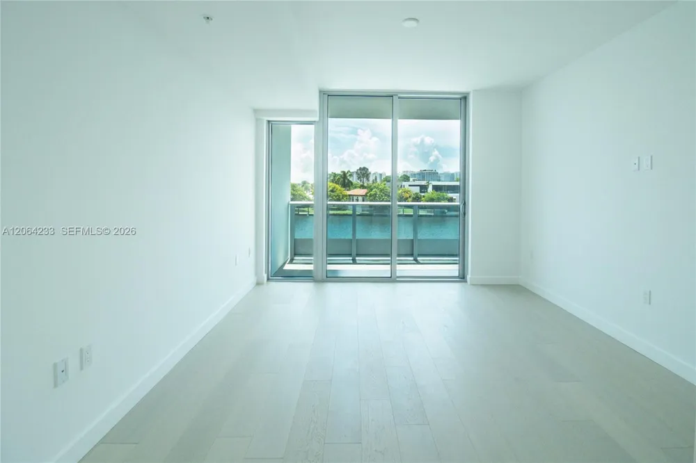 9221 E Bay Harbor Drive #307 Bay Harbor Islands, FL 33154
