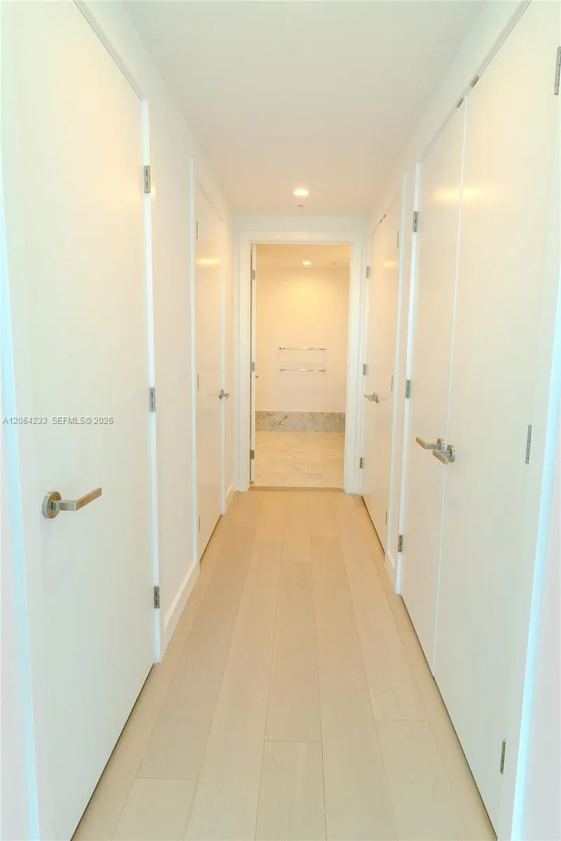 9221 E Bay Harbor Drive #307 Bay Harbor Islands, FL 33154