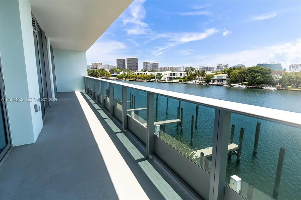 9221 E Bay Harbor Drive #307 Bay Harbor Islands, FL 33154