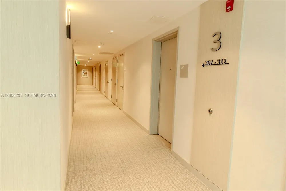 9221 E Bay Harbor Drive #307 Bay Harbor Islands, FL 33154