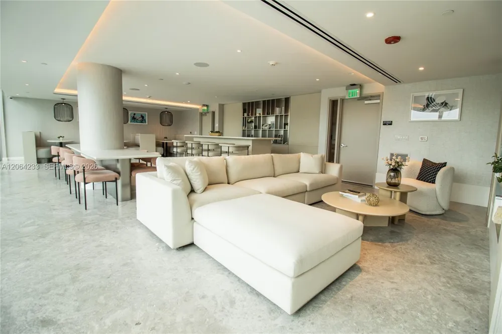 9221 E Bay Harbor Drive #307 Bay Harbor Islands, FL 33154