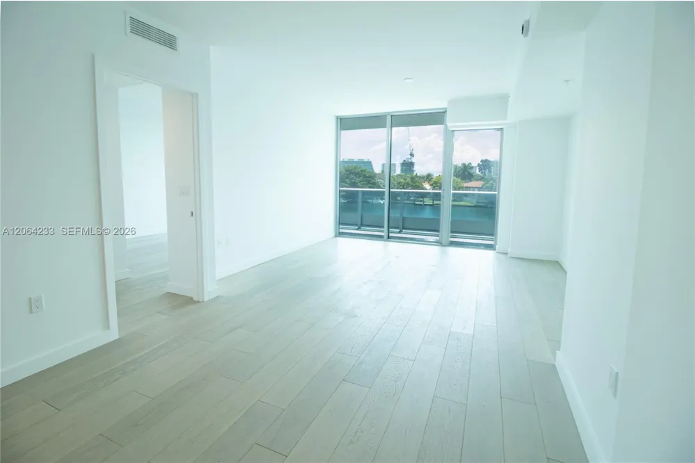 9221 E Bay Harbor Drive #307 Bay Harbor Islands, FL 33154