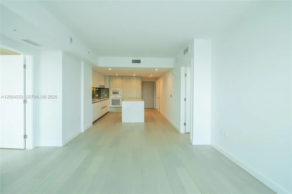 9221 E Bay Harbor Drive #307 Bay Harbor Islands, FL 33154