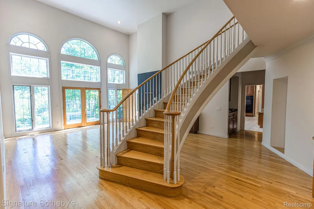 2855 Cranbrook Ridge Court Oakland Charter Township, MI 48306