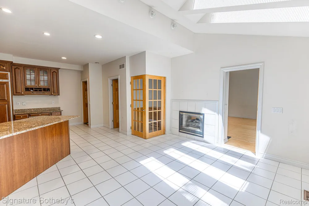 2855 Cranbrook Ridge Court Oakland Charter Township, MI 48306