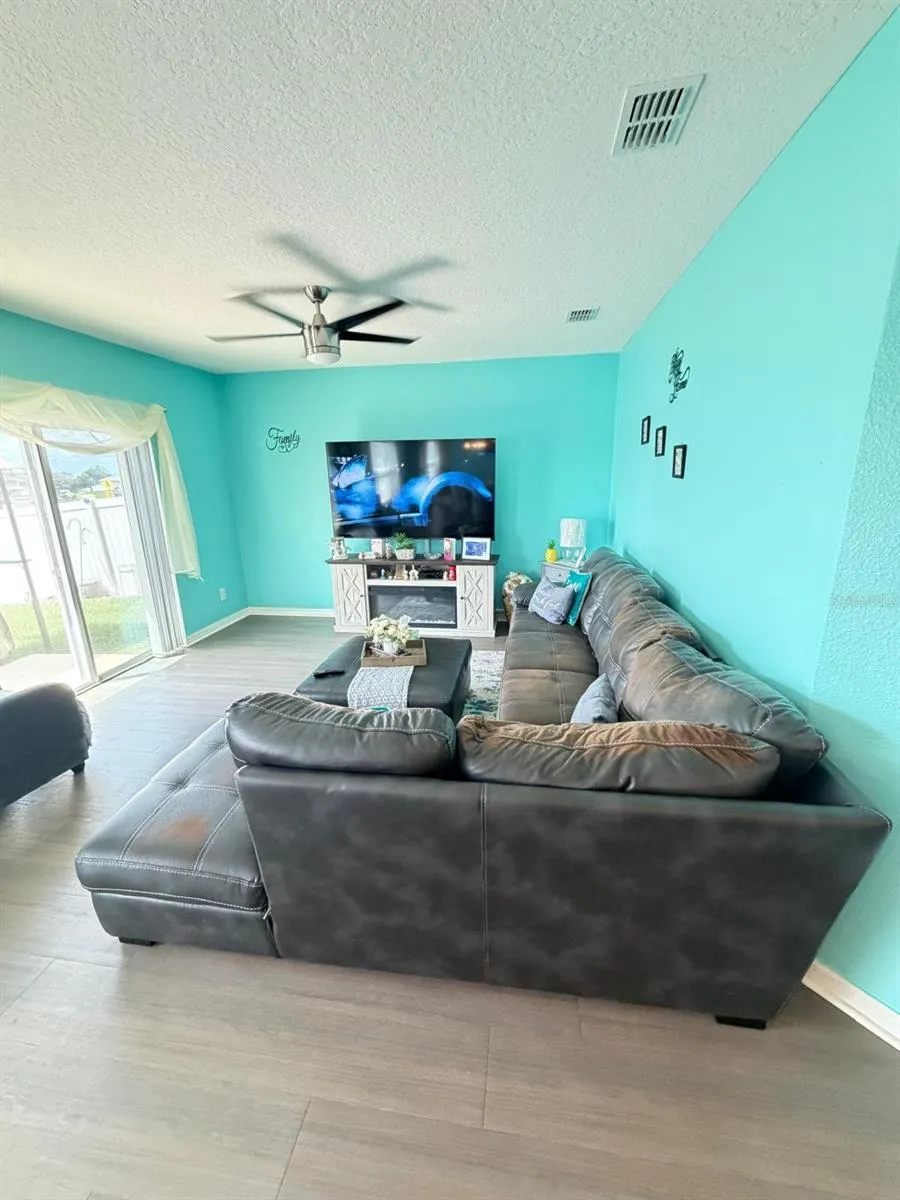 272 SPARROW HAWK DRIVE Groveland, FL 34736