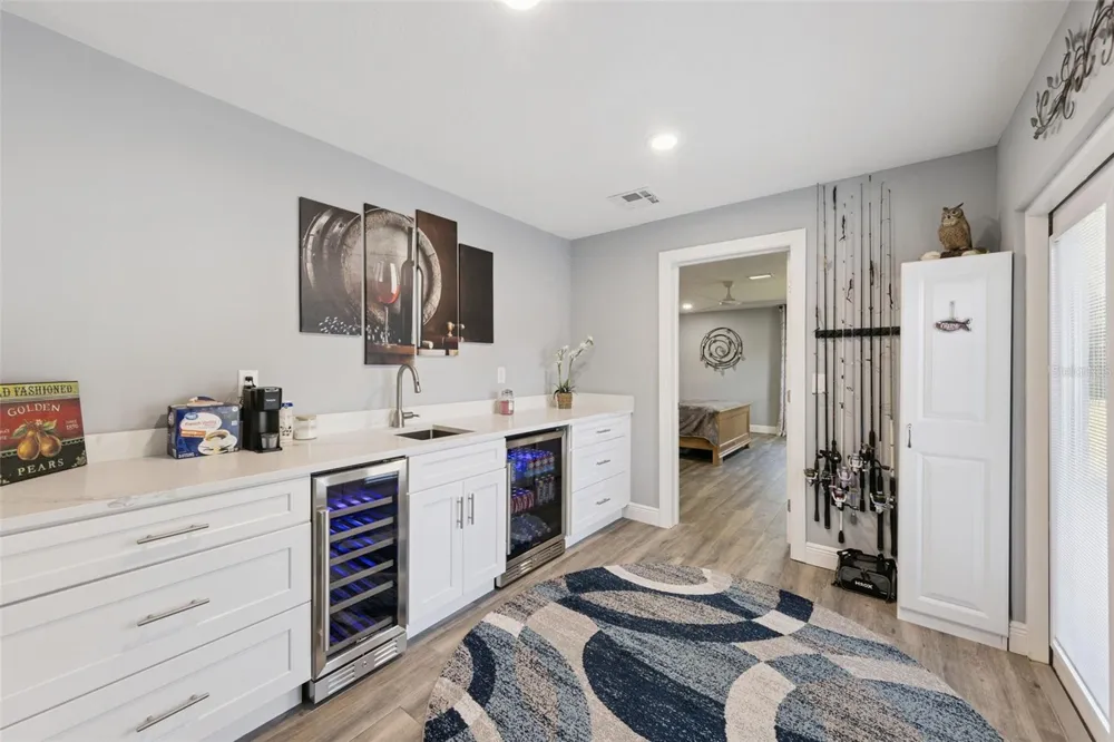 27821 LOIS DRIVE Tavares, FL 32778