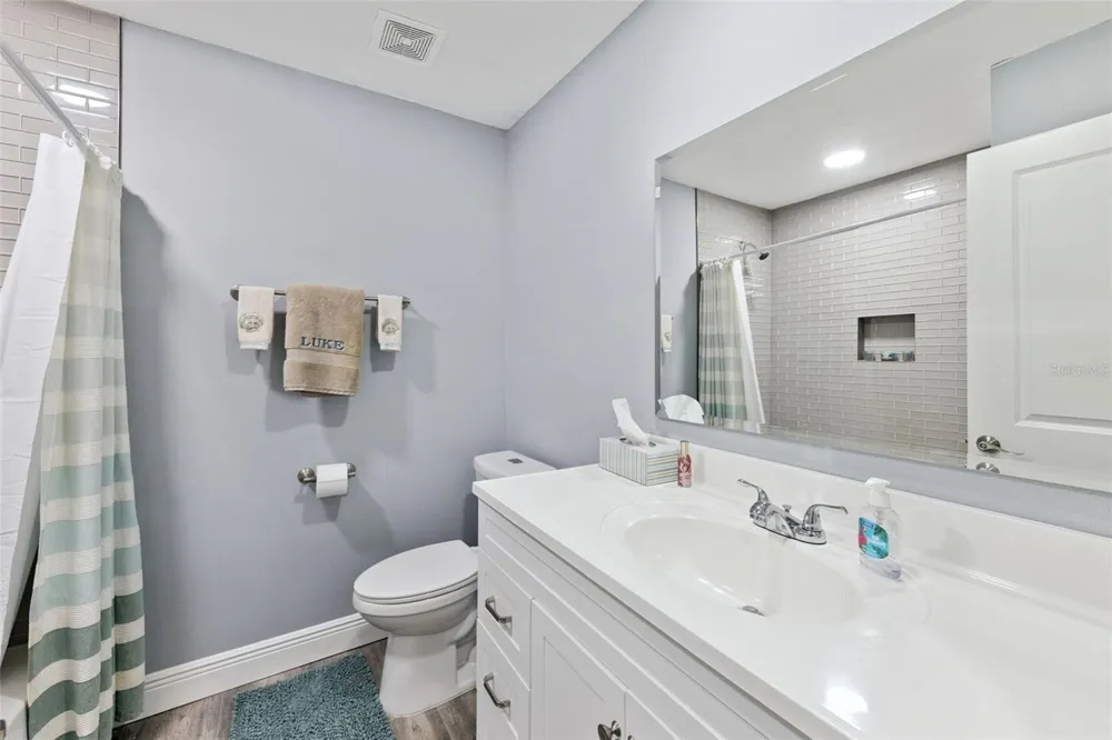 27821 LOIS DRIVE Tavares, FL 32778