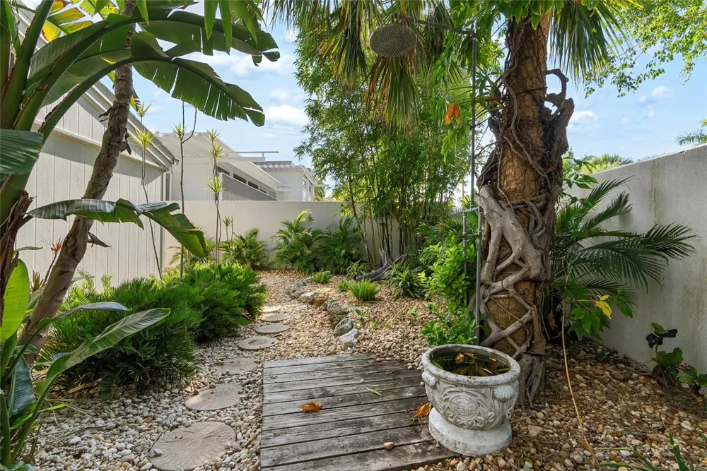 1100 WESTWAY DRIVE Sarasota, FL 34236