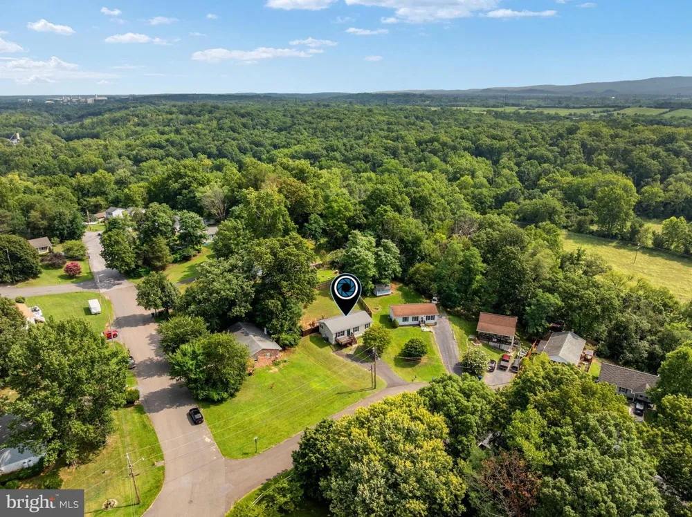57 CRESTVIEW Front Royal, VA 22630