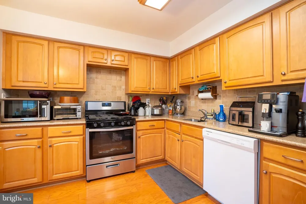 3 TOWPATH COURT Princeton, NJ 08540
