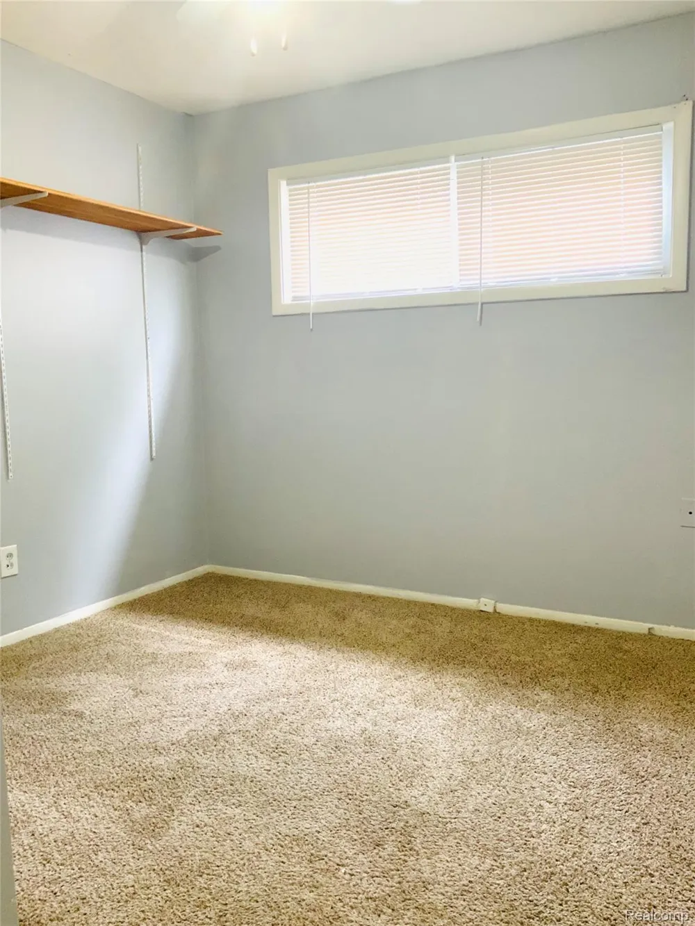6475 Highland Street Dearborn Heights City, MI 48127