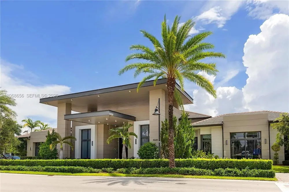 4691 NW 83rd Pkwy Doral, FL 33166
