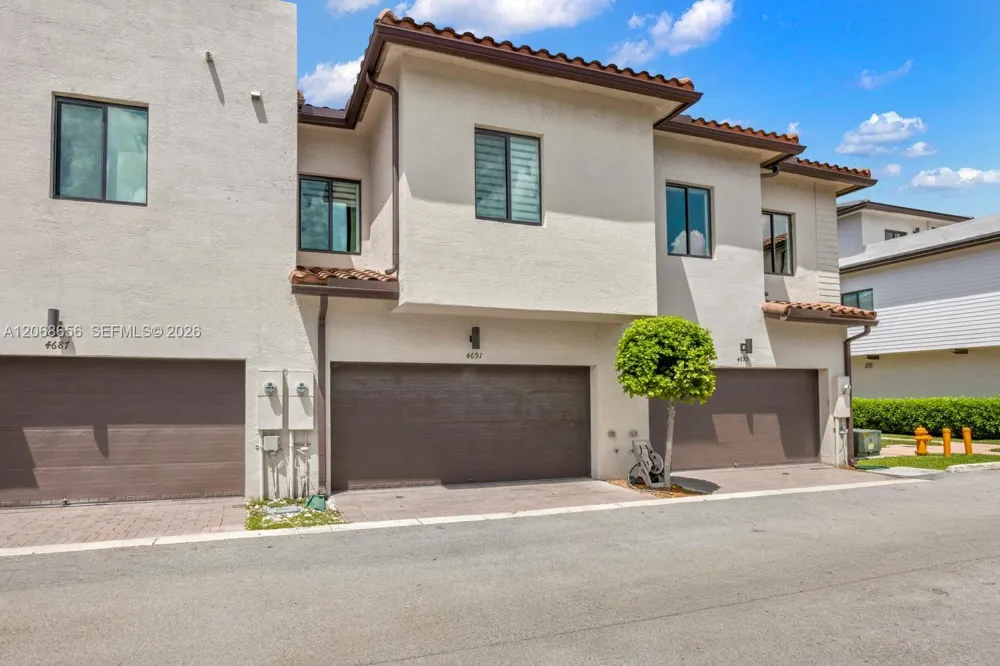 4691 NW 83rd Pkwy Doral, FL 33166