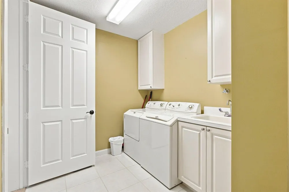 34 HARBOUR ISLE DRIVE W #PH05 Fort Pierce, FL 34949