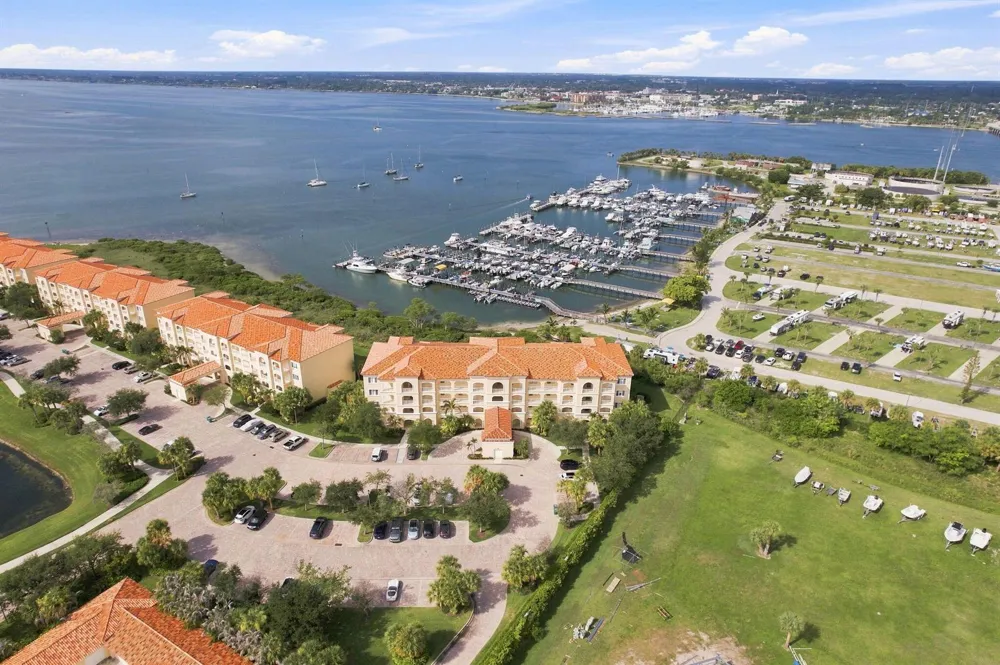 34 HARBOUR ISLE DRIVE W #PH05 Fort Pierce, FL 34949