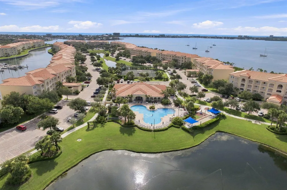 34 HARBOUR ISLE DRIVE W #PH05 Fort Pierce, FL 34949