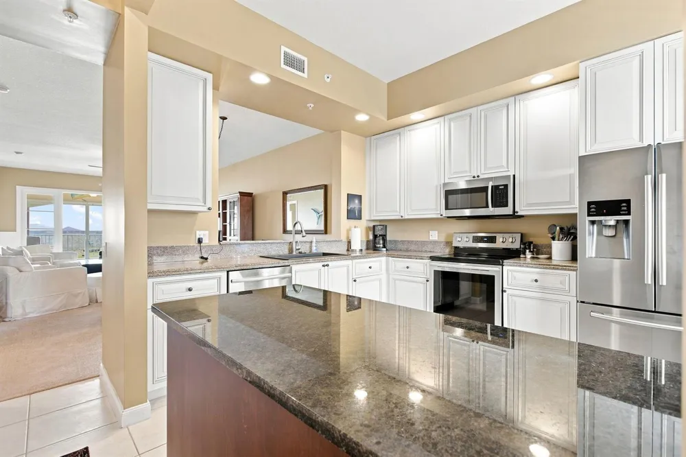34 HARBOUR ISLE DRIVE W #PH05 Fort Pierce, FL 34949