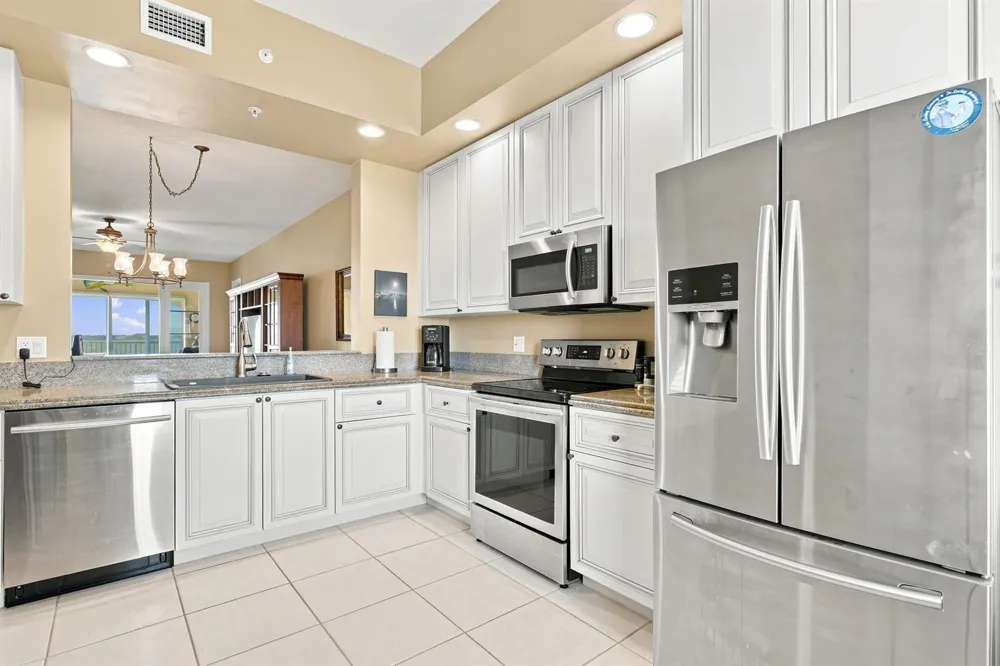 34 HARBOUR ISLE DRIVE W #PH05 Fort Pierce, FL 34949