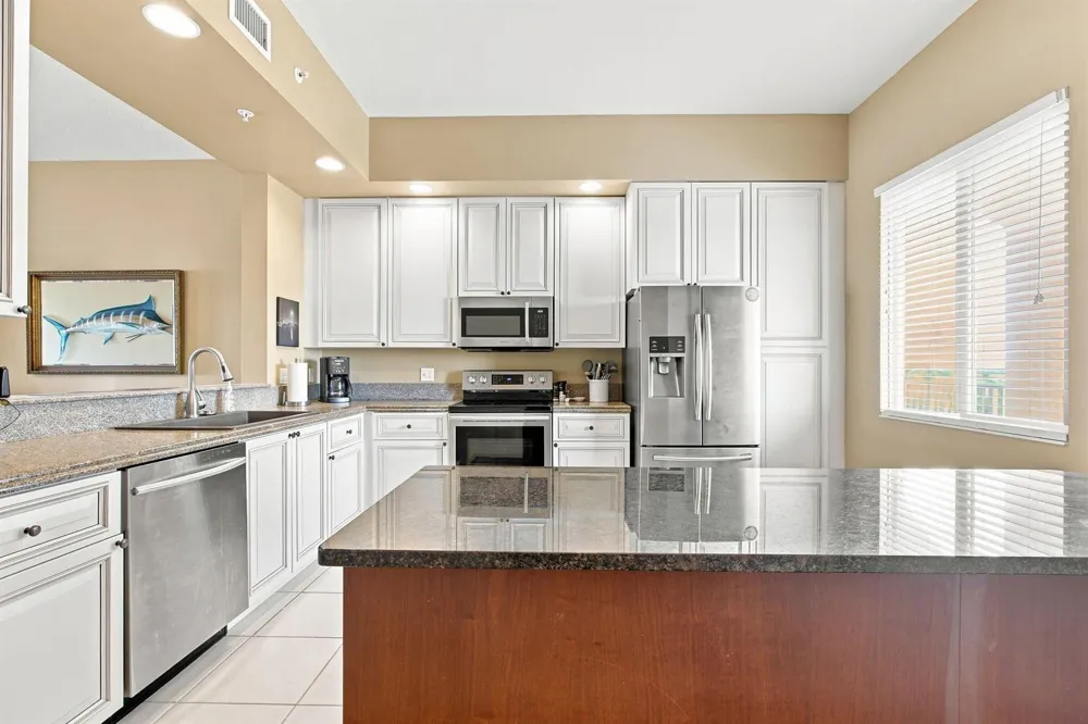 34 HARBOUR ISLE DRIVE W #PH05 Fort Pierce, FL 34949