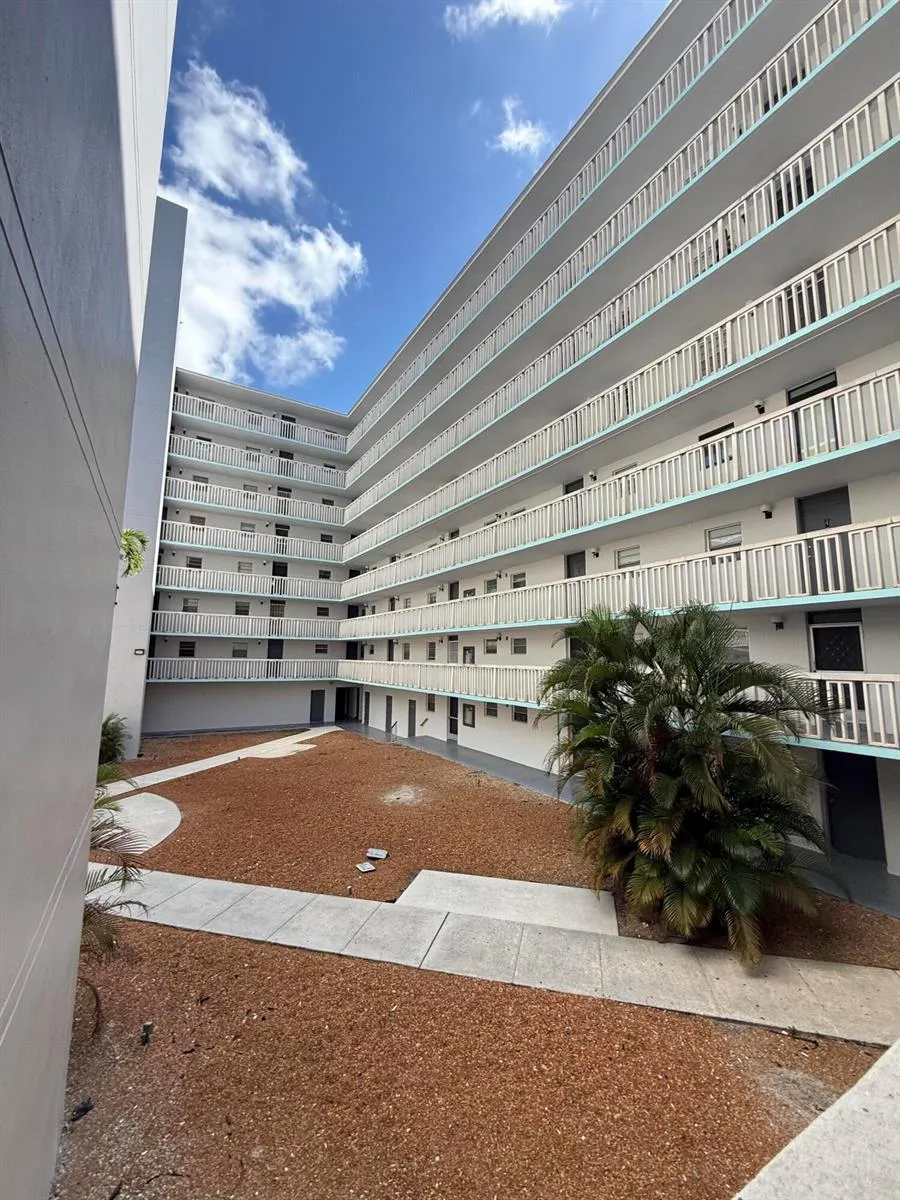 15600 NW 7TH AVENUE #211 Miami, FL 33169