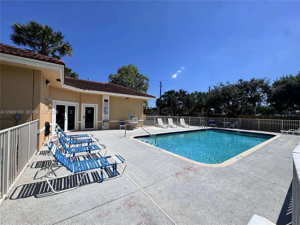 9909 Westwood Dr #16-1 Tamarac, FL 33321