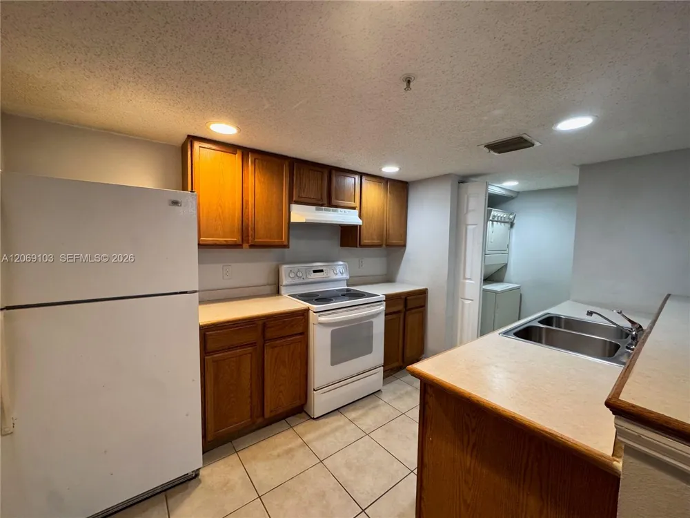 9909 Westwood Dr #16-1 Tamarac, FL 33321