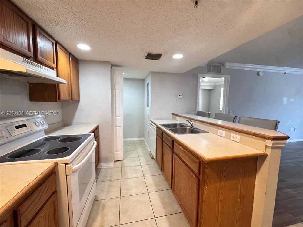 9909 Westwood Dr #16-1 Tamarac, FL 33321