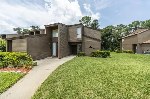 9 SOUTHBURY COURT #9