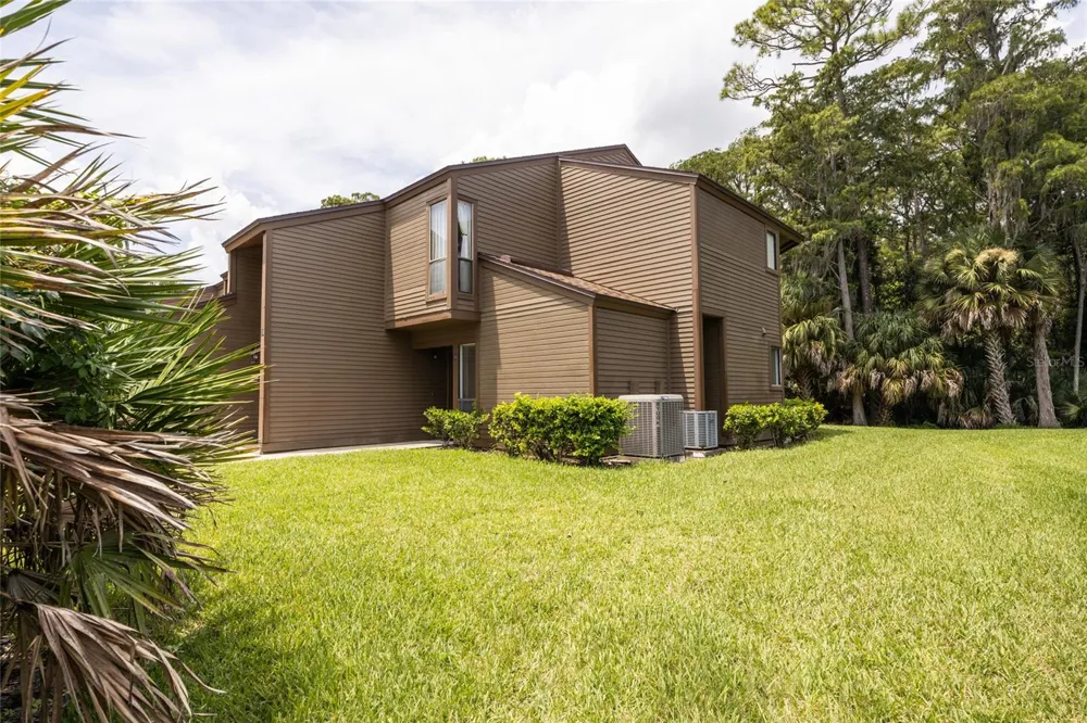 9 SOUTHBURY COURT #9 Palm Coast, FL 32137