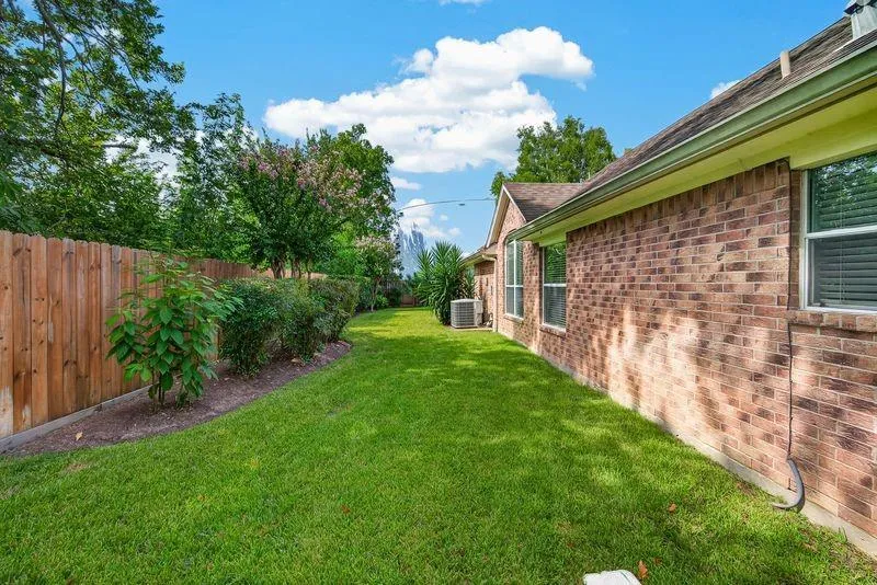 1103 Parkhaven Lane Houston, TX 77077