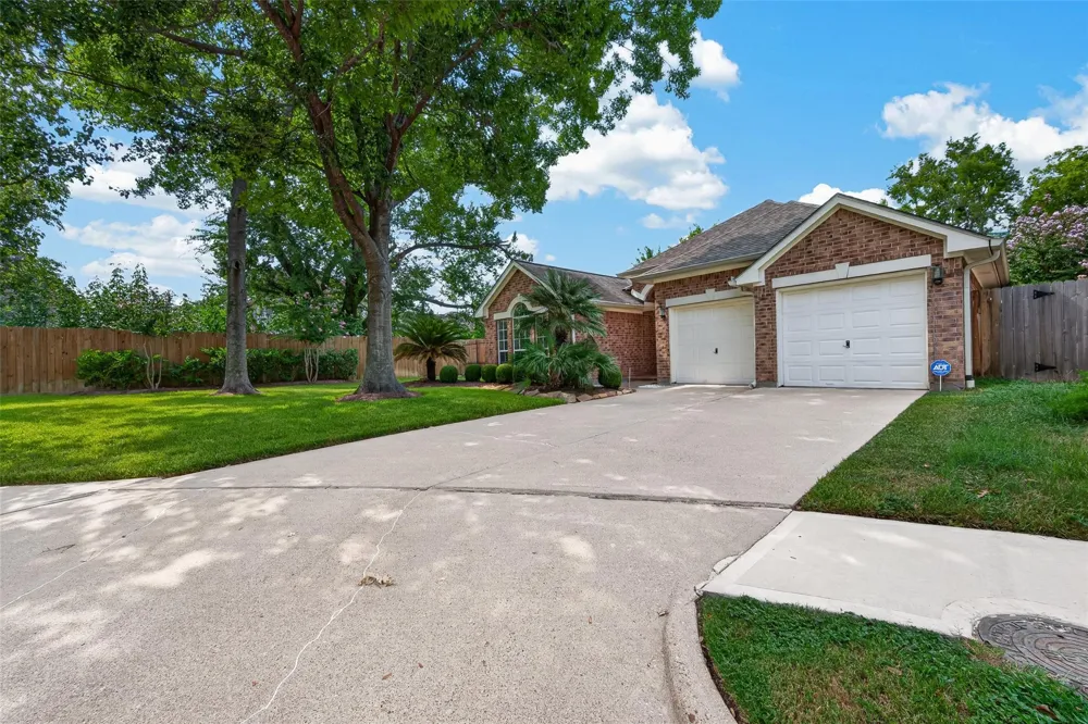 1103 Parkhaven Lane Houston, TX 77077