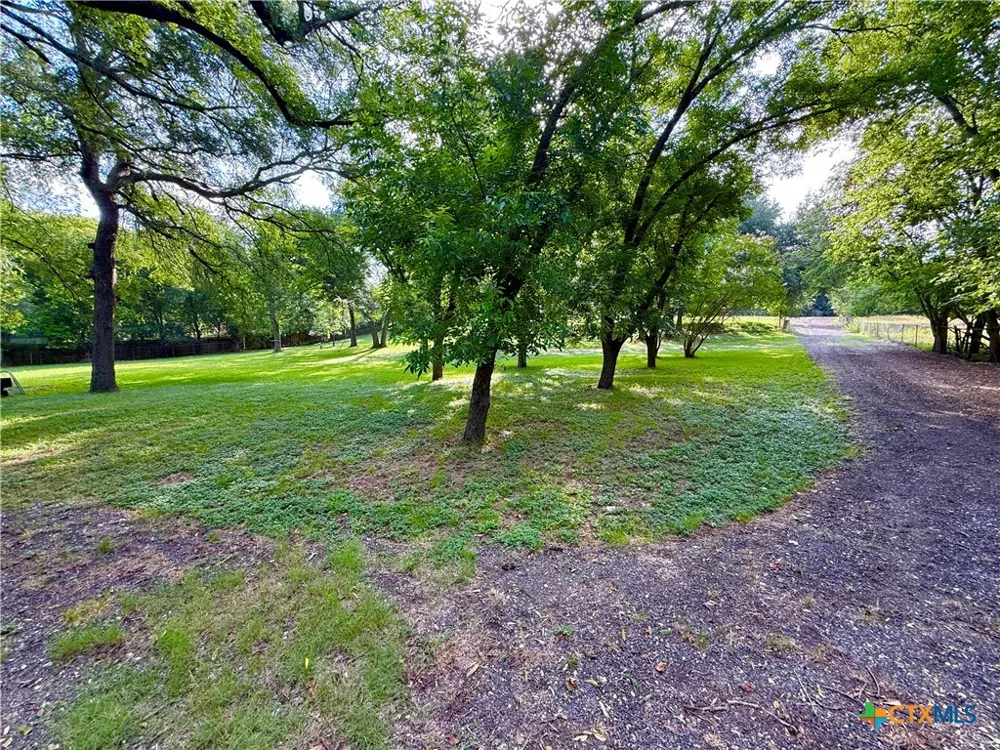 909 Center Circle Salado, TX 76571