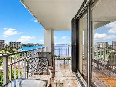 4000 Towerside Ter #1407