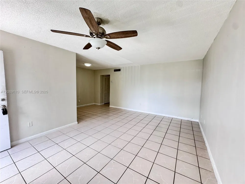 3265 Griffin Rd #202 Dania Beach, FL 33312