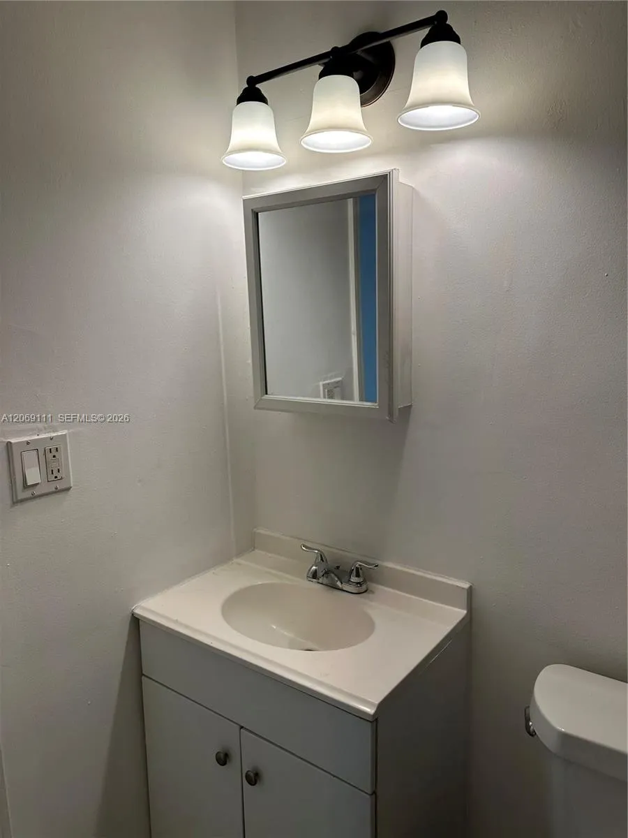 2222 Van Buren St #12 Hollywood, FL 33020