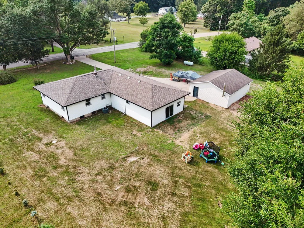 67821 29th Street Lawton, MI 49065