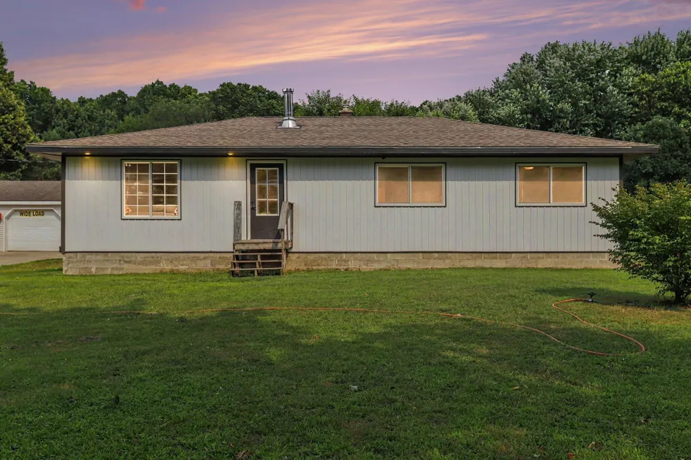 67821 29th Street Lawton, MI 49065