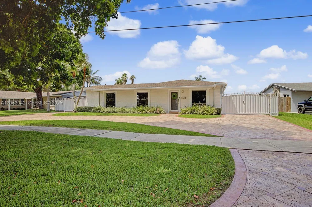 9921 SW 195th St Cutler Bay, FL 33157