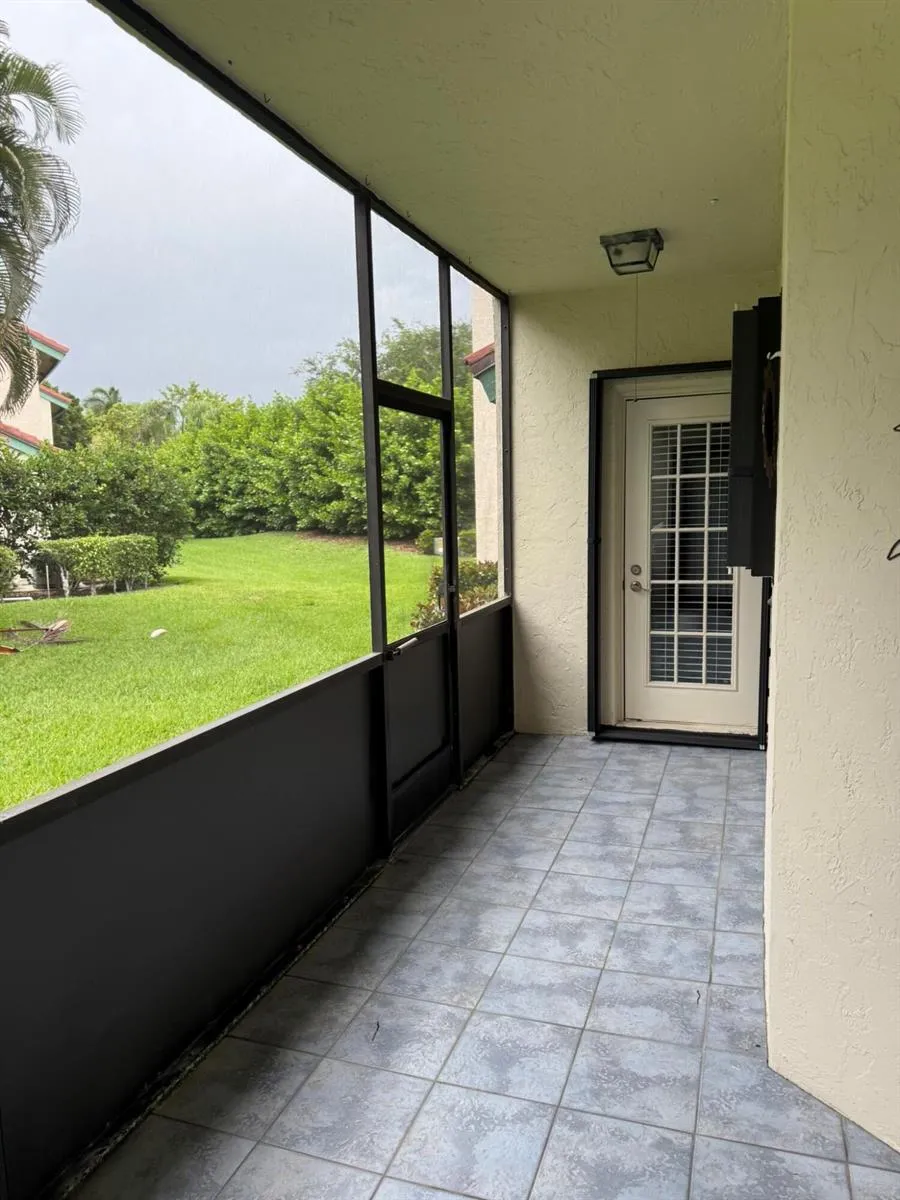 24 LEXINGTON LANE W #A Palm Beach Gardens, FL 33418