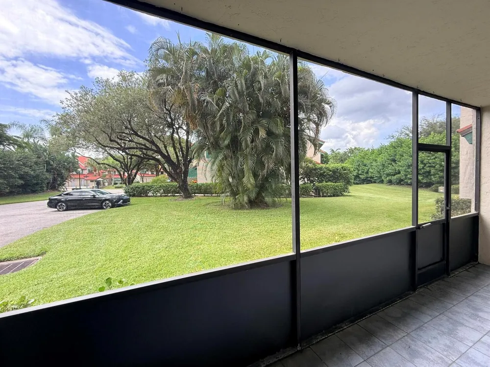 24 LEXINGTON LANE W #A Palm Beach Gardens, FL 33418