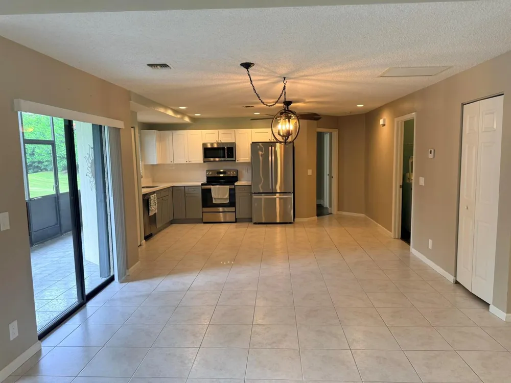 24 LEXINGTON LANE W #A Palm Beach Gardens, FL 33418