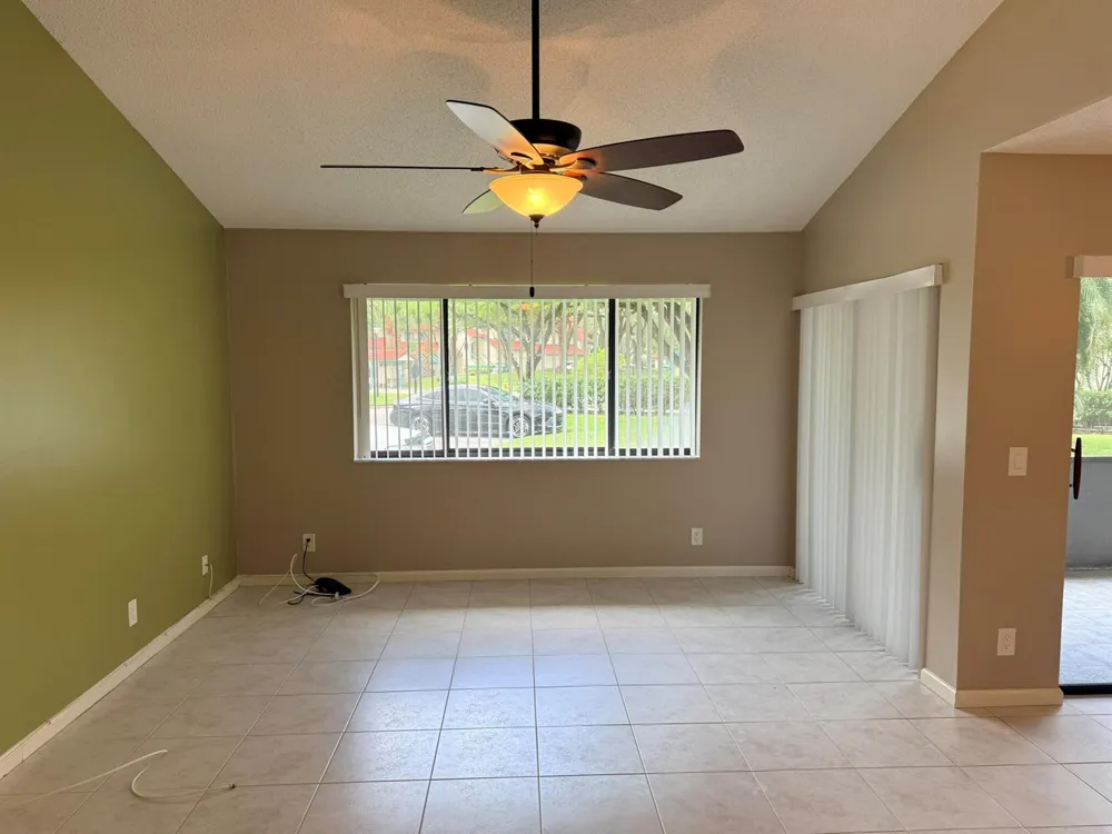 24 LEXINGTON LANE W #A Palm Beach Gardens, FL 33418
