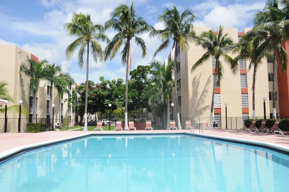 1196 NW 40th Avenue #94-404 Lauderhill, FL 33313
