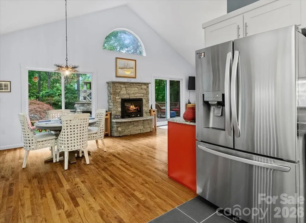 30 Kalmia Cove Burnsville, NC 28714