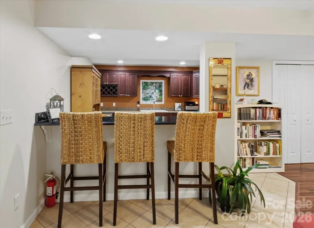 30 Kalmia Cove Burnsville, NC 28714