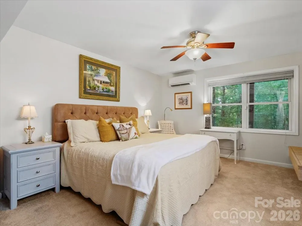 30 Kalmia Cove Burnsville, NC 28714